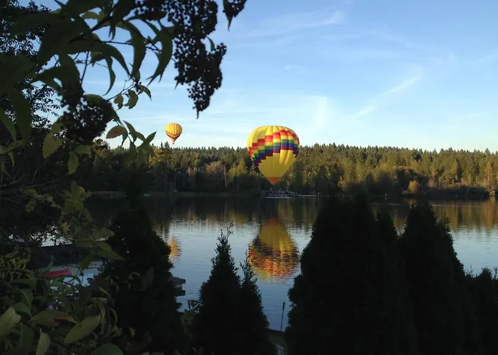 Cottage Lake Bed And Breakfast