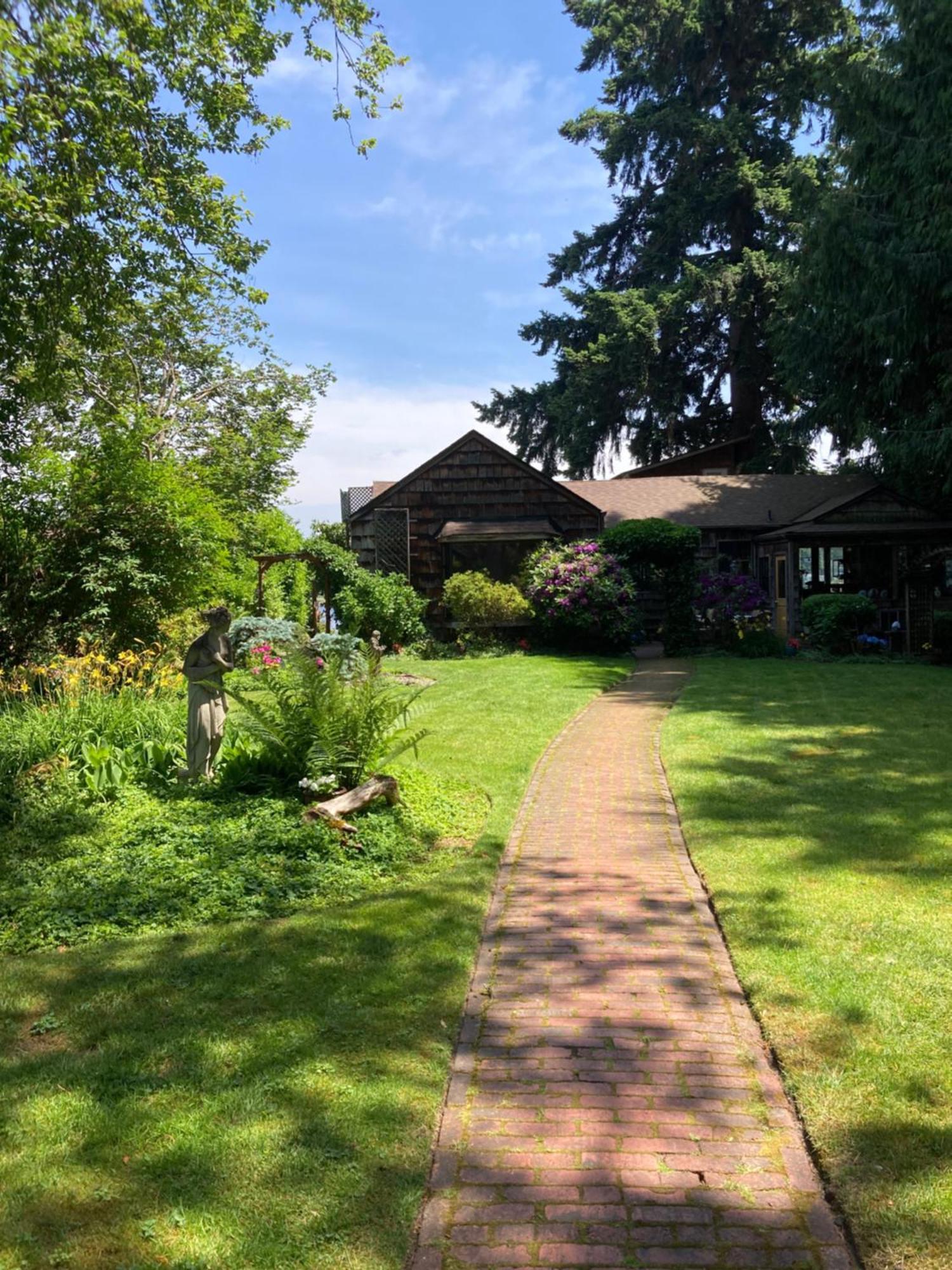 Cottage Lake Bed And Breakfast Woodinville