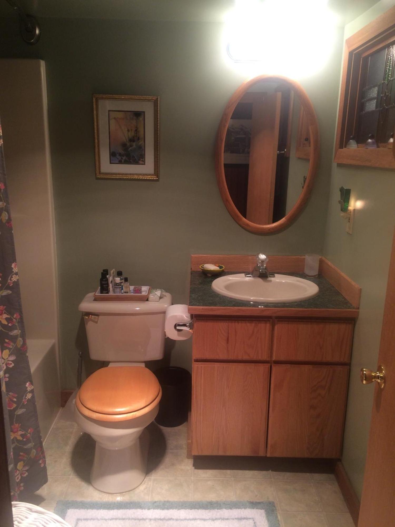 Cottage Lake Bed And Breakfast Bed & Breakfast
